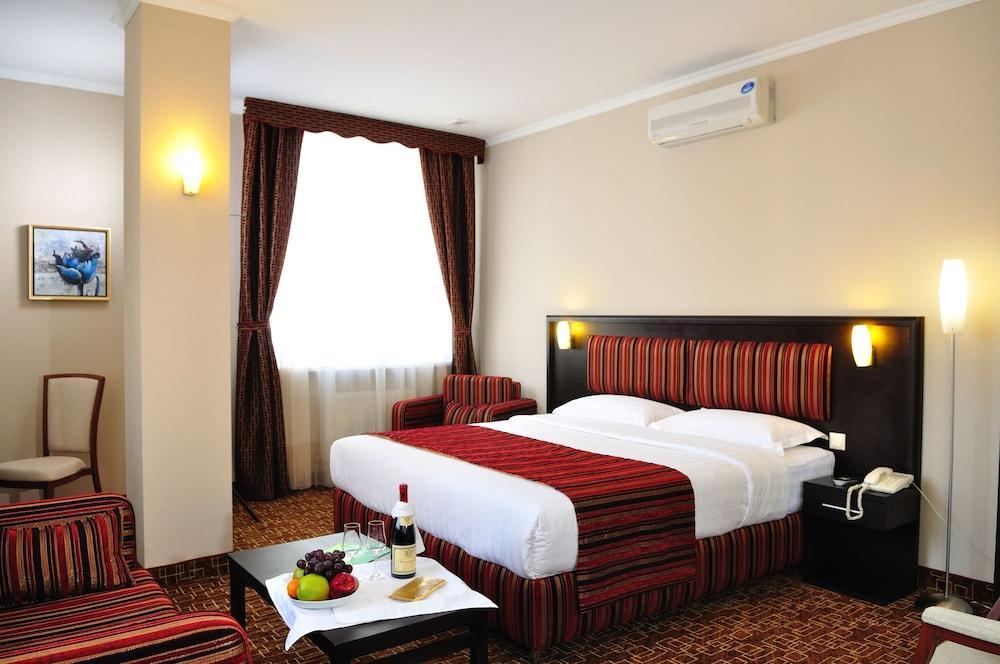 Inn Ozz Astana Esterno foto