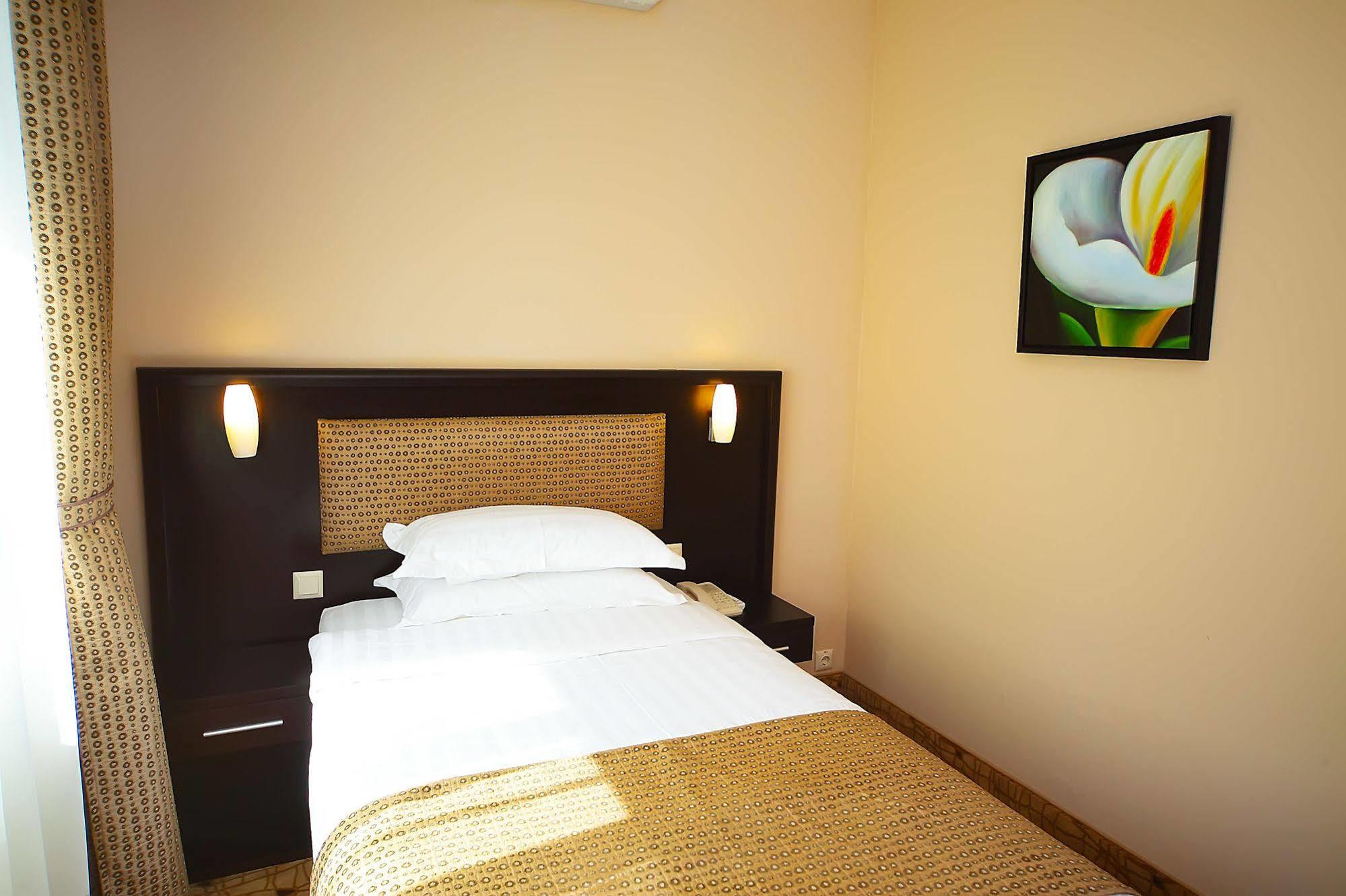 Inn Ozz Astana Esterno foto